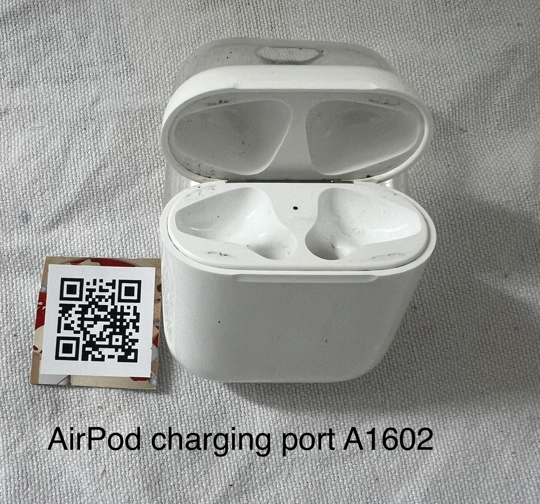 Apple AirPods Charging Case A1602 Apple AirPods Charging Case A1602