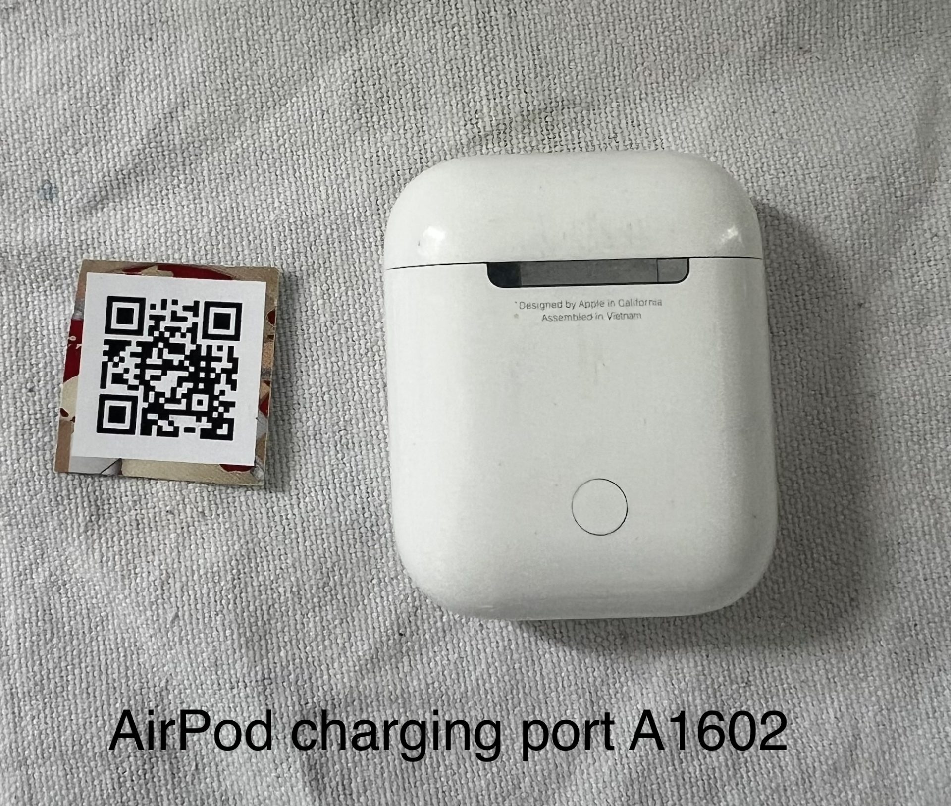 Apple AirPods Charging Case A1602 Apple AirPods Charging Case A1602
