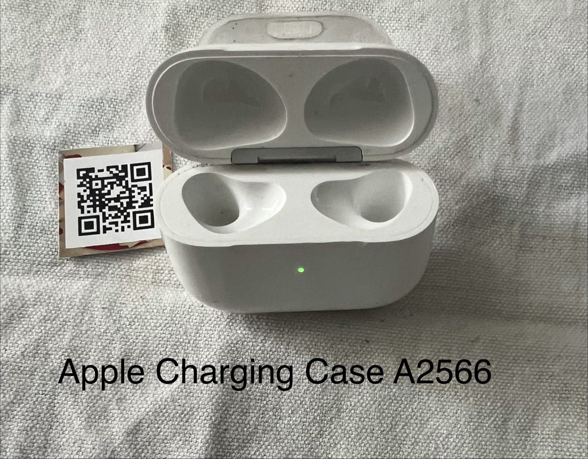 Apple AirPods Charging Case A2566 ONLY Apple AirPods Charging Case A2566 ONLY