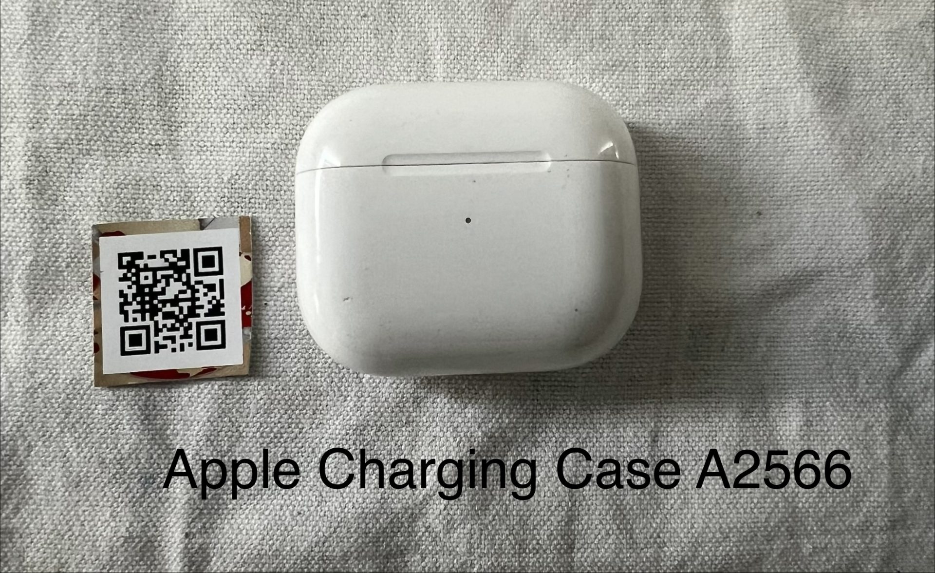 Apple AirPods Charging Case A2566 ONLY Apple AirPods Charging Case A2566 ONLY