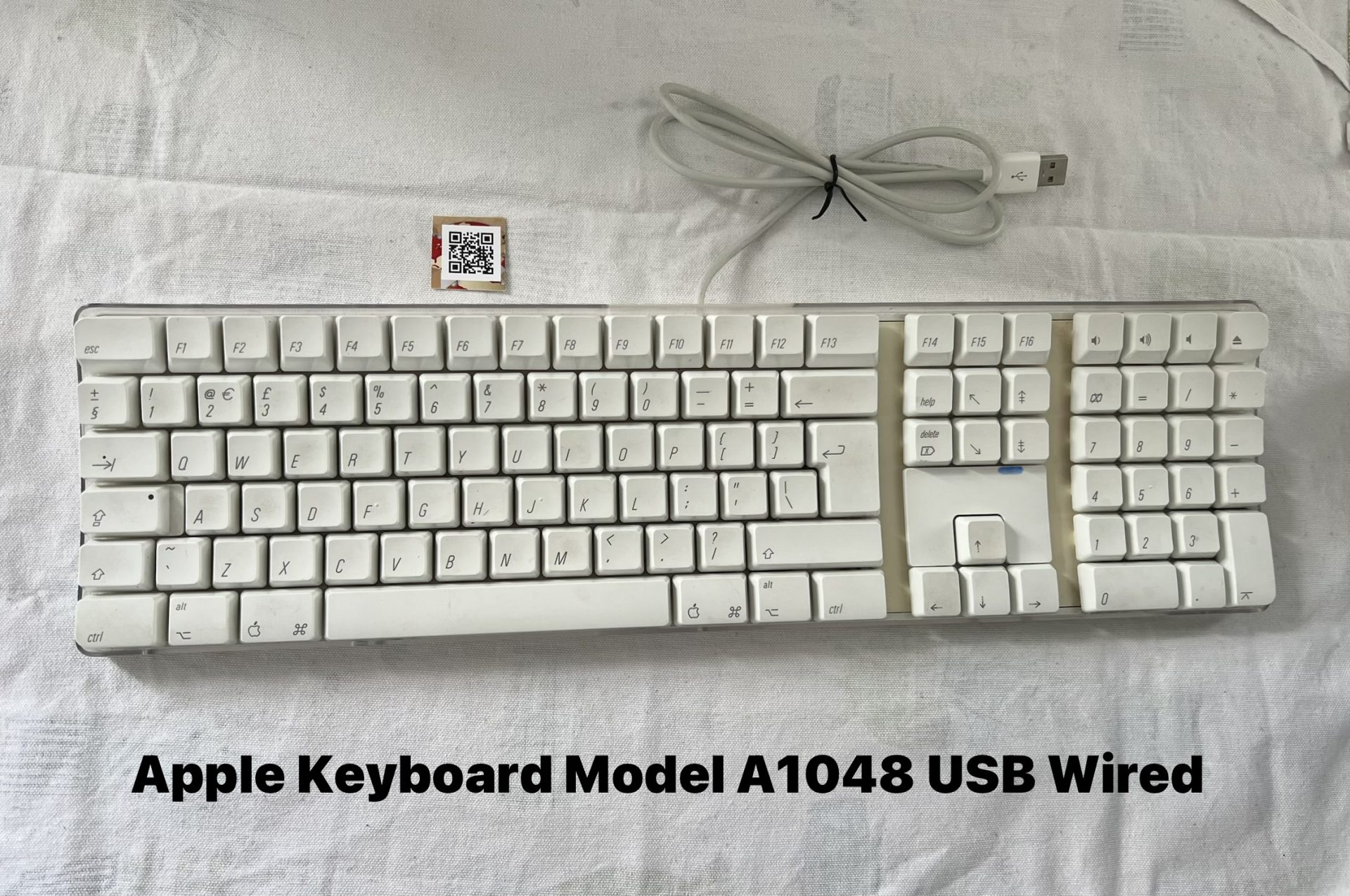 Genuine Apple Keyboard Model A1048 USB Wired